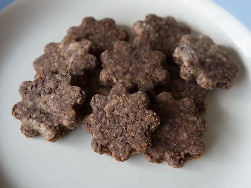 Brunsli uit Basel, koekjes met chocolade en amandelen