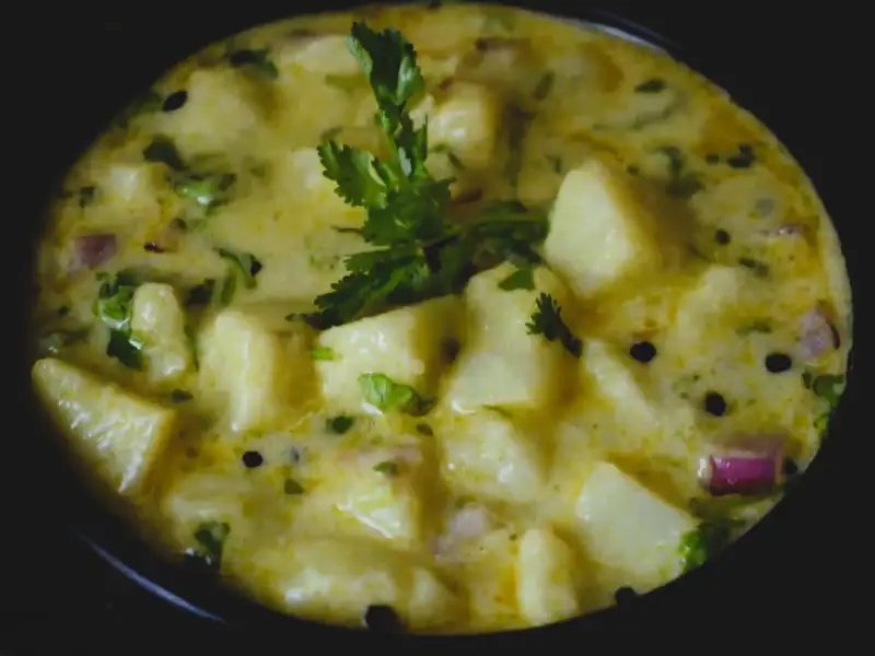 Chukauni, een salade van aardbeien met yoghurt
