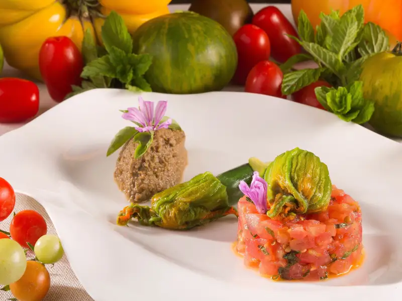 Courgettes gevuld met kaas en kruiden
